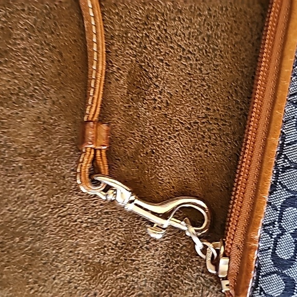 COACH Medium Wristlet - Picture 3 of 8
